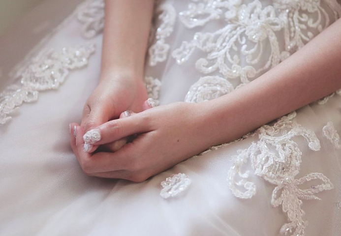 tips on choosing the right wedding gown la belle couture