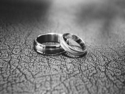 Ring representing wedding ideas.
